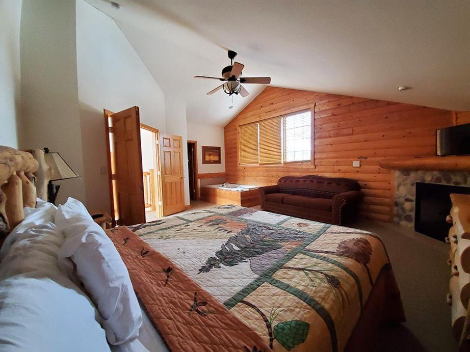 Grand Bear Resort At Starved Rock Utica Kültér fotó
